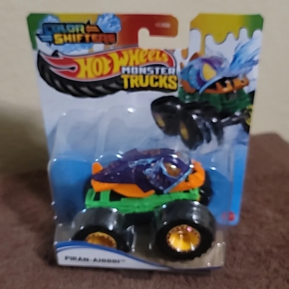 Hot Wheels Monster Truck Color Shifters Monster Truck - Green and Purple